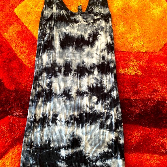 Small Tye Dye Print Body Con Dress - Picture 4 of 5